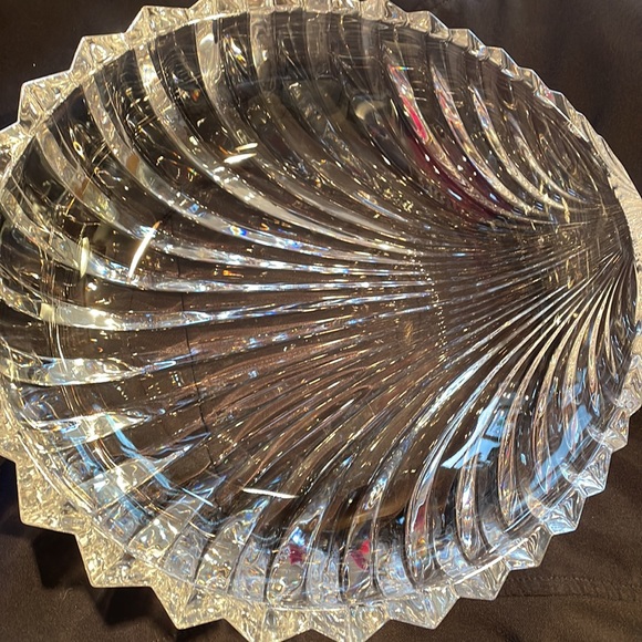 Waterford Crystal clamshell serving bowel.  Vintage, never used - Picture 2 of 5